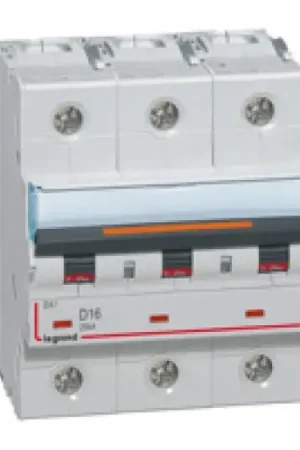 Legrand Installatieautomaat D16 D karakteristiek 16A 3P 4.5TE 409833 Betaalbaar