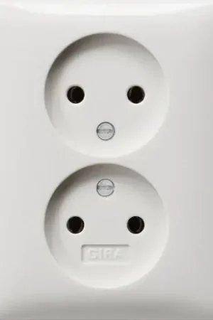 Koop Online Gira Standaard 55 Wandcontactdoos inbouw 16A 250V Glanzend wit RAL 9010 IP20 079803